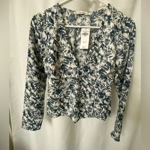 Abercrombie & Fitch high cut V neck blouse